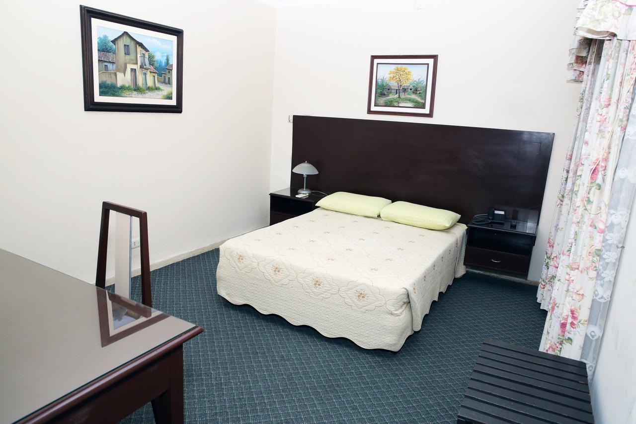 Hotel Bolivia Санта Крус де ла Сиера Екстериор снимка